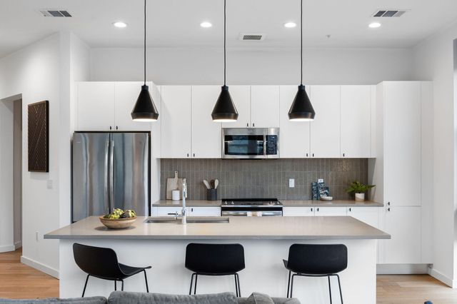 800 Embassy DR 236, Austin, TX 78702