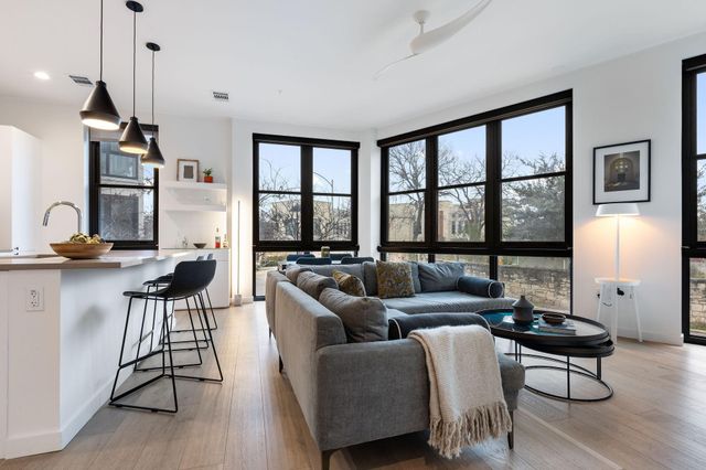 800 Embassy DR 236, Austin, TX 78702