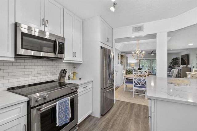 327 Southwind Drive 203, North Palm Beach, FL 33408