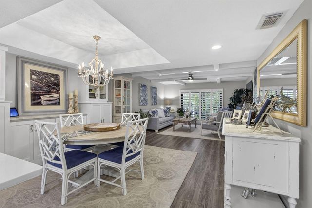 327 Southwind Drive 203, North Palm Beach, FL 33408