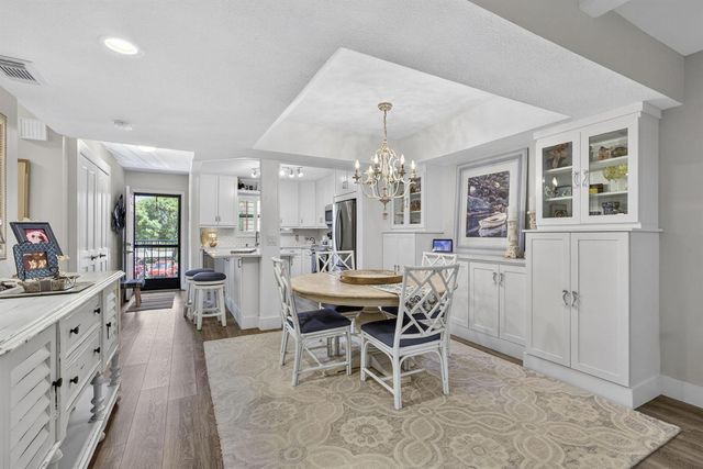 327 Southwind Drive 203, North Palm Beach, FL 33408