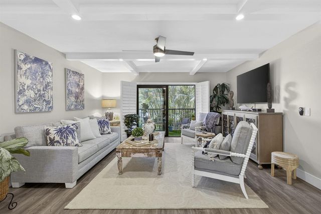 327 Southwind Drive 203, North Palm Beach, FL 33408