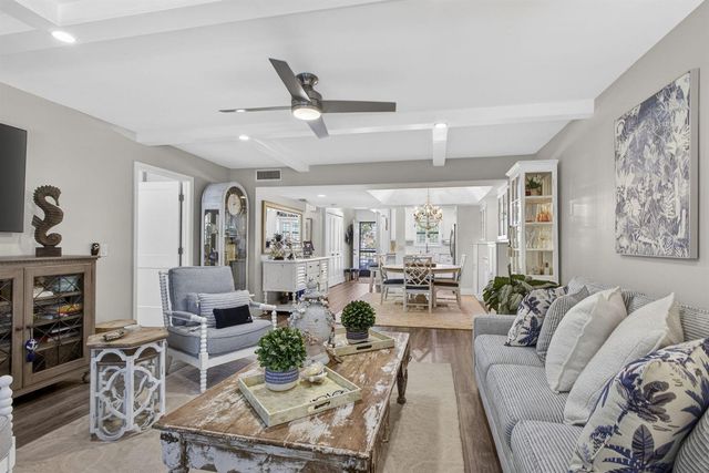 327 Southwind Drive 203, North Palm Beach, FL 33408