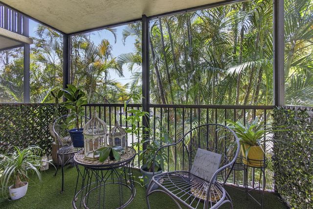 327 Southwind Drive 203, North Palm Beach, FL 33408