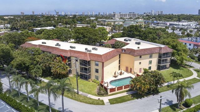 327 Southwind Drive 203, North Palm Beach, FL 33408