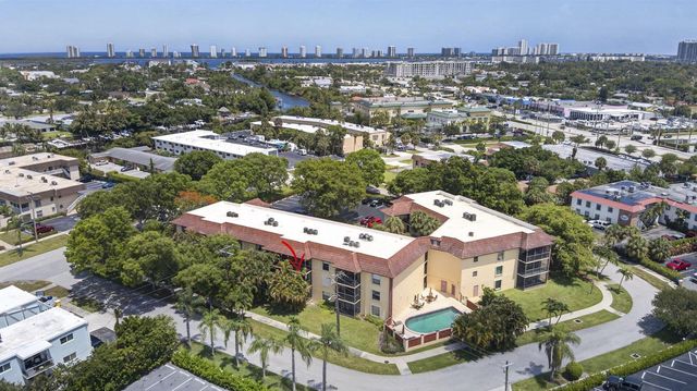 327 Southwind Drive 203, North Palm Beach, FL 33408
