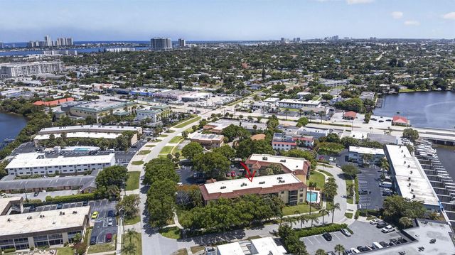 327 Southwind Drive 203, North Palm Beach, FL 33408