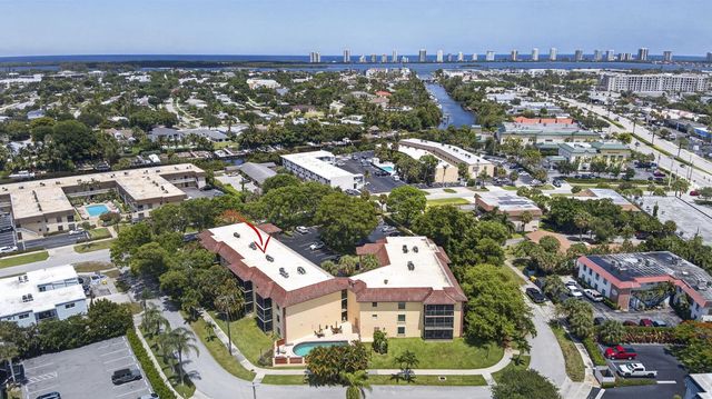 327 Southwind Drive 203, North Palm Beach, FL 33408