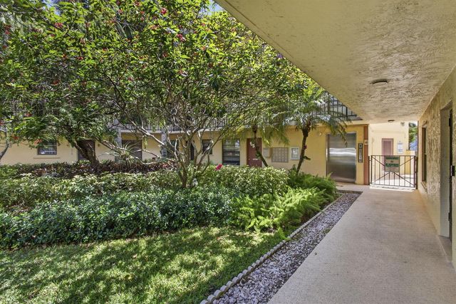 327 Southwind Drive 203, North Palm Beach, FL 33408