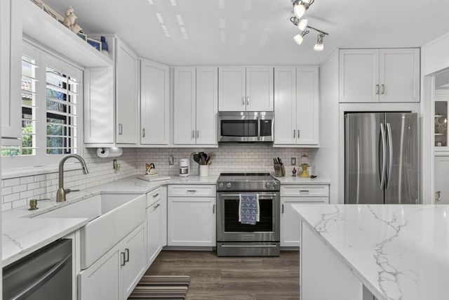 327 Southwind Drive 203, North Palm Beach, FL 33408