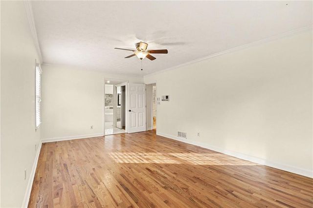 910 Windsor Trl, Roswell, GA 30076