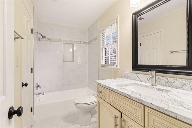 910 Windsor Trl, Roswell, GA 30076