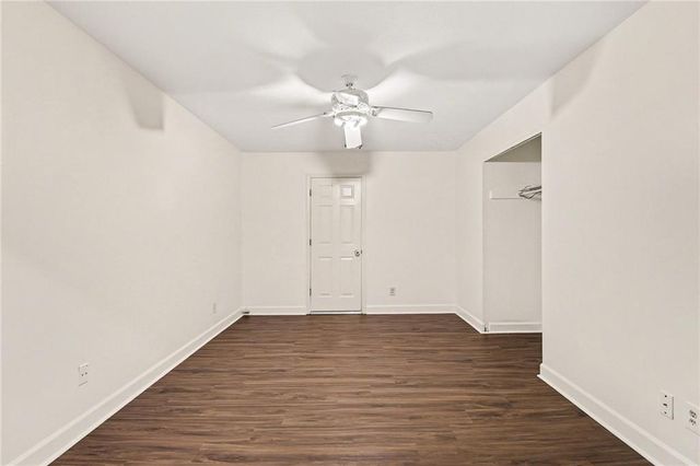 910 Windsor Trl, Roswell, GA 30076