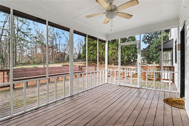 910 Windsor Trl, Roswell, GA 30076