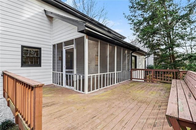 910 Windsor Trl, Roswell, GA 30076