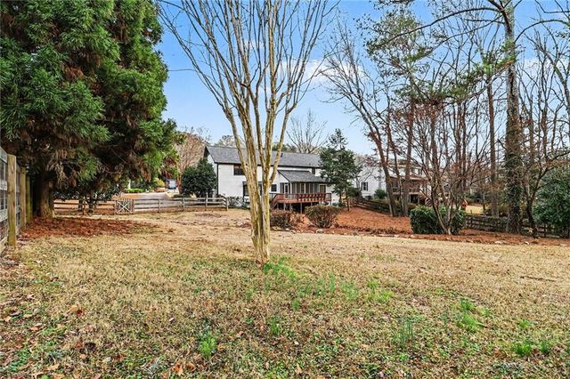 910 Windsor Trl, Roswell, GA 30076