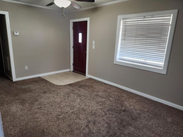 306 N Washington St, Belle Plaine, KS 67013