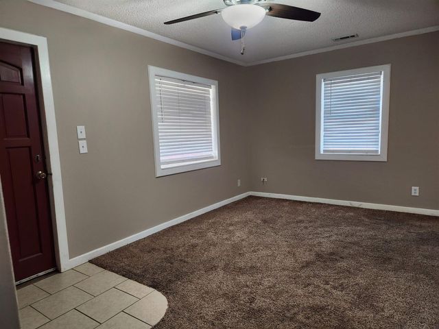 306 N Washington St, Belle Plaine, KS 67013