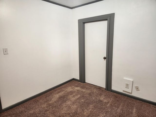 306 N Washington St, Belle Plaine, KS 67013