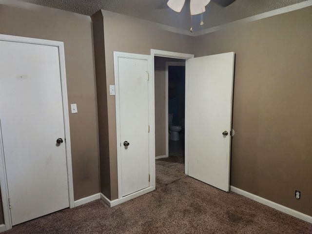 306 N Washington St, Belle Plaine, KS 67013