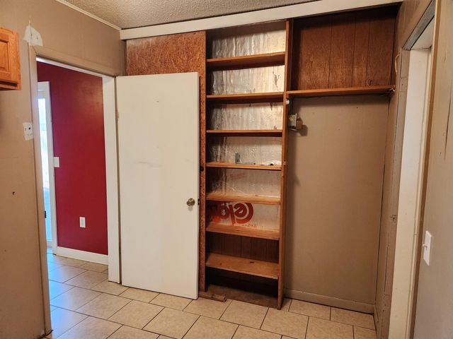 306 N Washington St, Belle Plaine, KS 67013