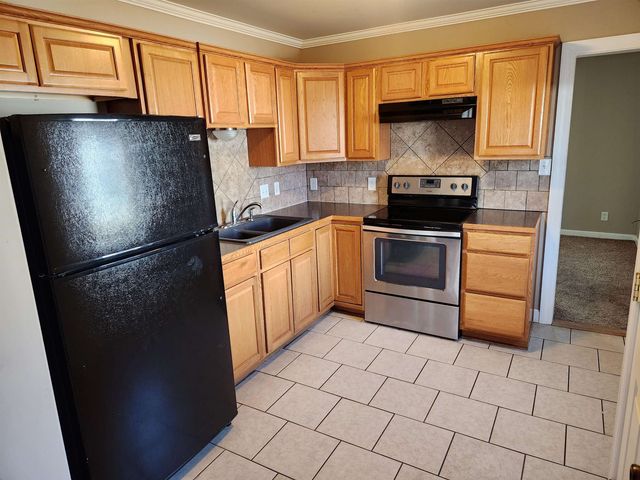 306 N Washington St, Belle Plaine, KS 67013