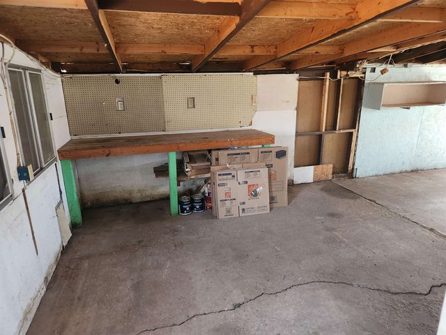 306 N Washington St, Belle Plaine, KS 67013