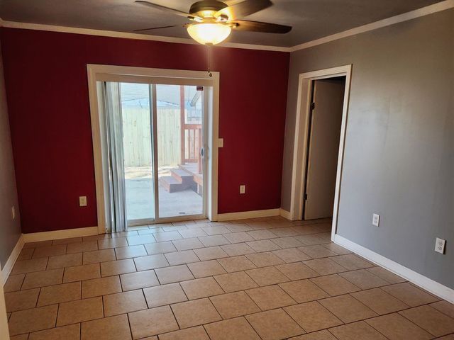 306 N Washington St, Belle Plaine, KS 67013