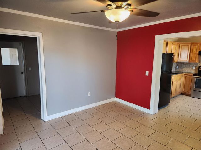 306 N Washington St, Belle Plaine, KS 67013