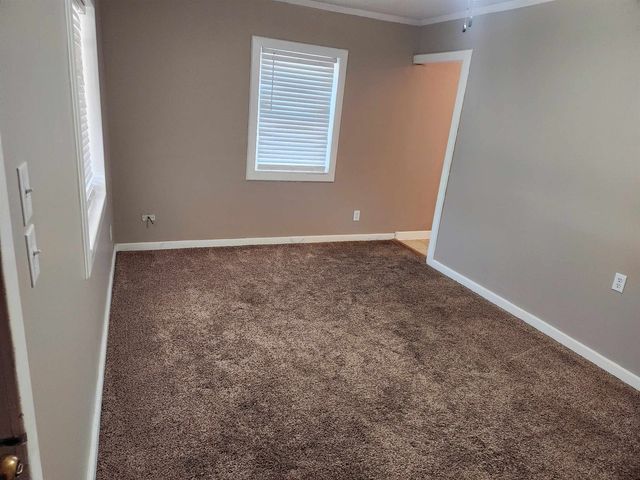 306 N Washington St, Belle Plaine, KS 67013