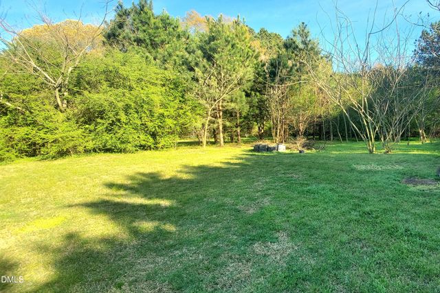 52 Go Cart Road, Four Oaks, NC 27524