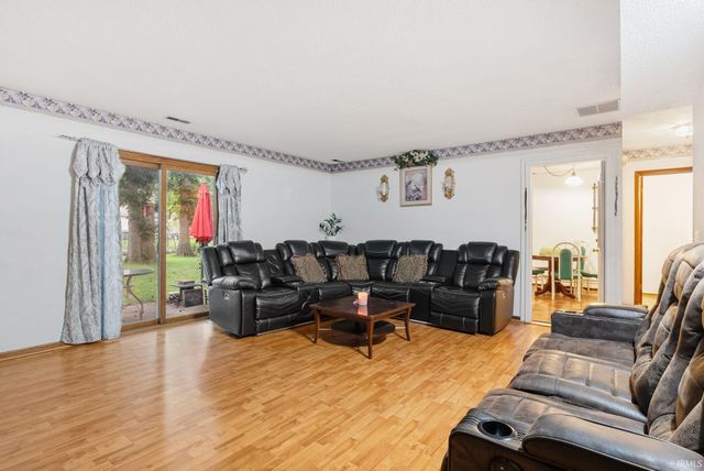 6610 Owl Tree Place, Fort Wayne, IN 46825