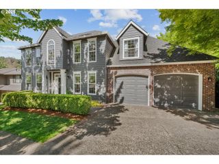 2255 RIVER HEIGHTS Cir, West Linn, OR 97068