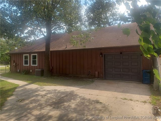 6804 Timbercroft Lane, Fayetteville, NC 28314