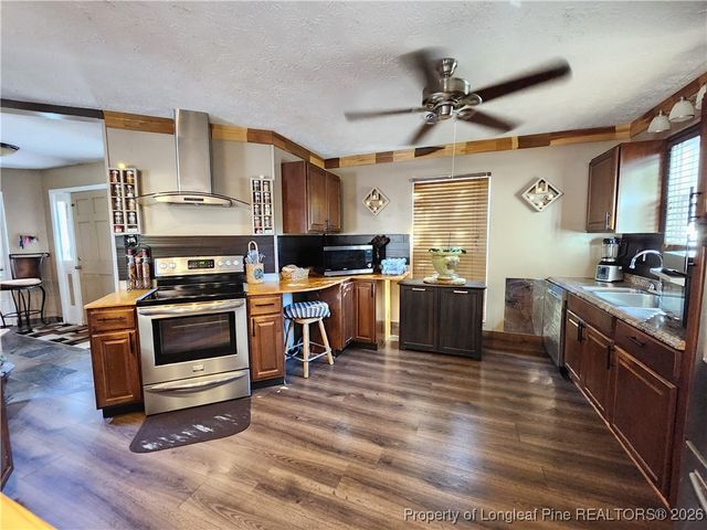 6804 Timbercroft Lane, Fayetteville, NC 28314