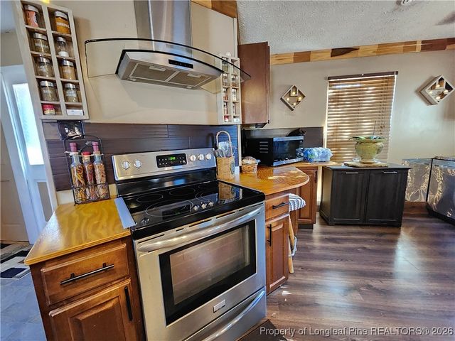 6804 Timbercroft Lane, Fayetteville, NC 28314