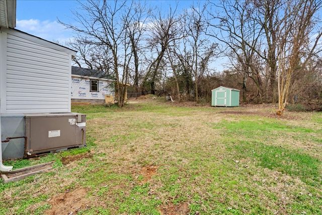 1226 Cedar St, Clarksville, TN 37040