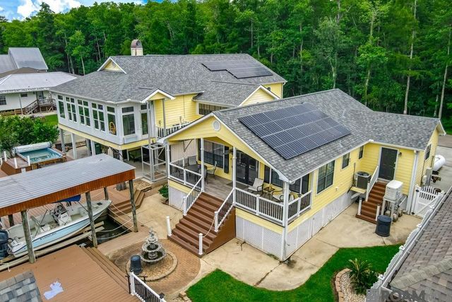 23022 Chene Blanc Ln, Maurepas, LA 70449