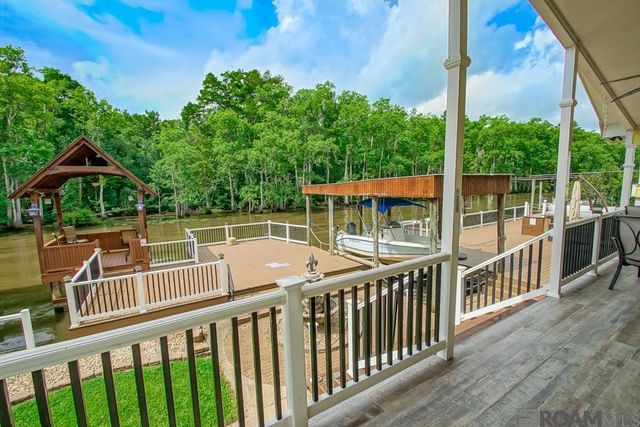 23022 Chene Blanc Ln, Maurepas, LA 70449