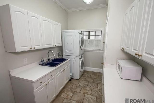 23022 Chene Blanc Ln, Maurepas, LA 70449