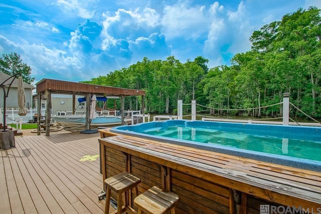 23022 Chene Blanc Ln, Maurepas, LA 70449