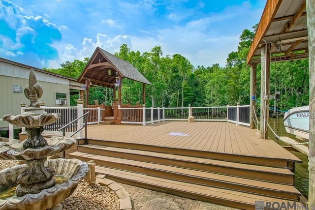 23022 Chene Blanc Ln, Maurepas, LA 70449