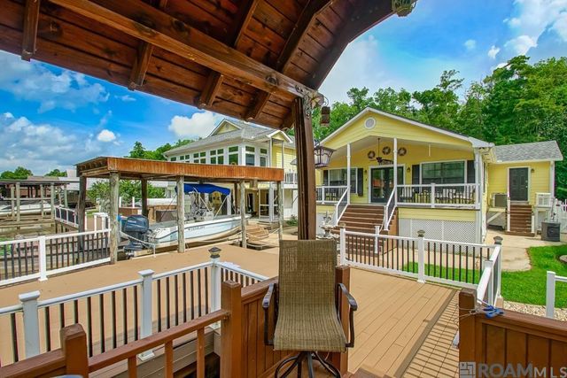 23022 Chene Blanc Ln, Maurepas, LA 70449