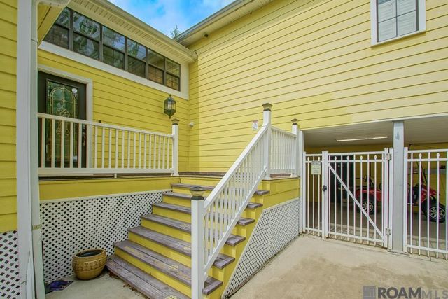 23022 Chene Blanc Ln, Maurepas, LA 70449