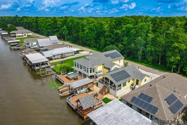 23022 Chene Blanc Ln, Maurepas, LA 70449