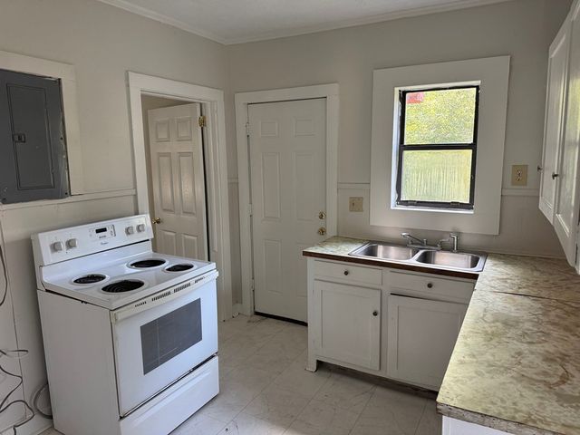 1004 E Lafayette St, Dothan, AL 36301