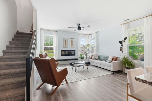 3201 CRESTWOOD LN, Columbia, MO 65203