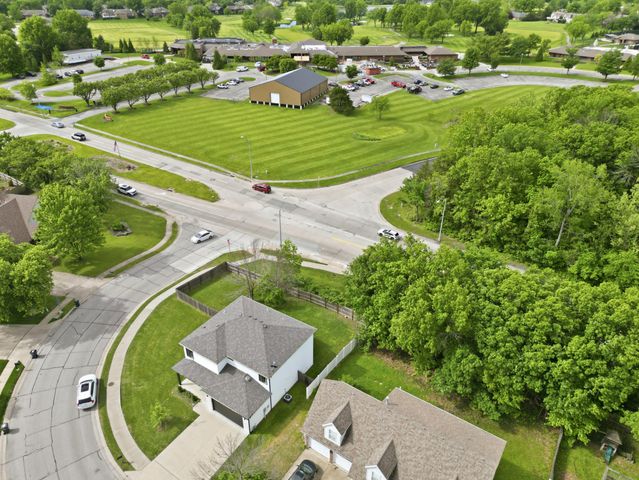 3201 CRESTWOOD LN, Columbia, MO 65203