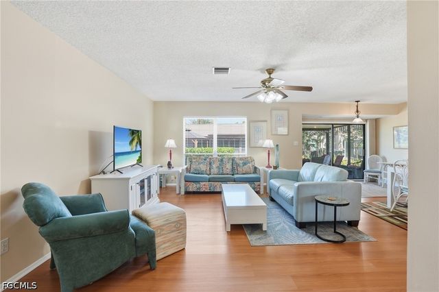 4289 Island CIR 1, Fort Myers, FL 33919