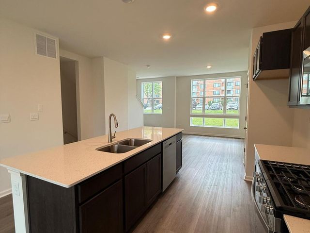 347 Summit Circle, Lombard, IL 60148